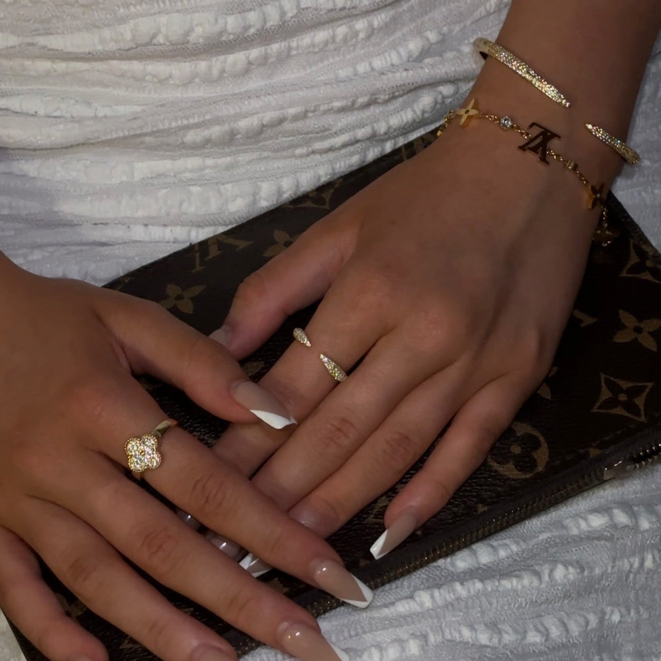 EXKLUSIVT | Lottie Armband Guld